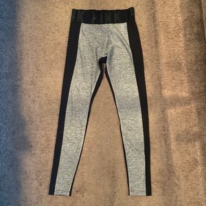 PINK Victoria Secret leggings/yoga pants Small